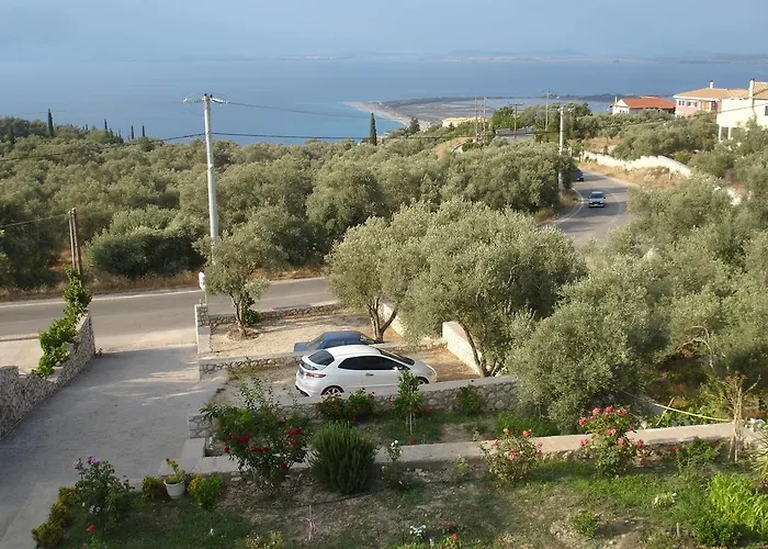 To Ampelaki Tsoukaladhes